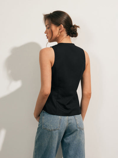 Sleeveless linen blend top with buttons